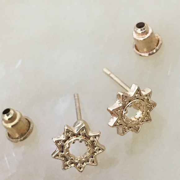 NWOT jewelry earring bundle 3 pairs flamingo star gold (color) ball post - Picture 4 of 5